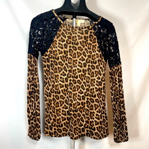 𝅺Michael Kors Leopard Animal Print Top Lace Shoulders Women Size XS - Picture 1 of 16